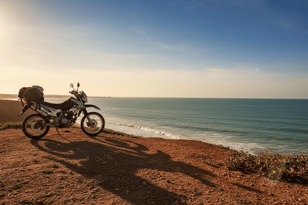 Bạn có thể tới Kỳ Co bằng xe máy nhưng cần vững tay lái vì đường đèo dốc khó đi.